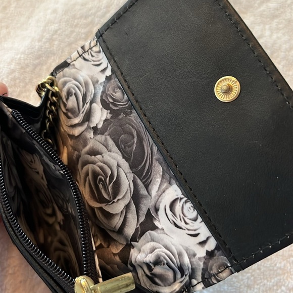 Adrienne Vittadini small trifold wallet NWOT - Picture 6 of 8